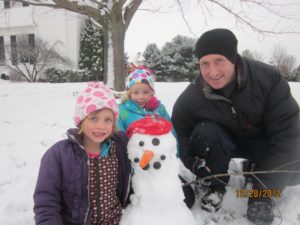 Fun "virtual" snowbuilding worksheets for little ones... visit https://www.sightandsoundreading.com 