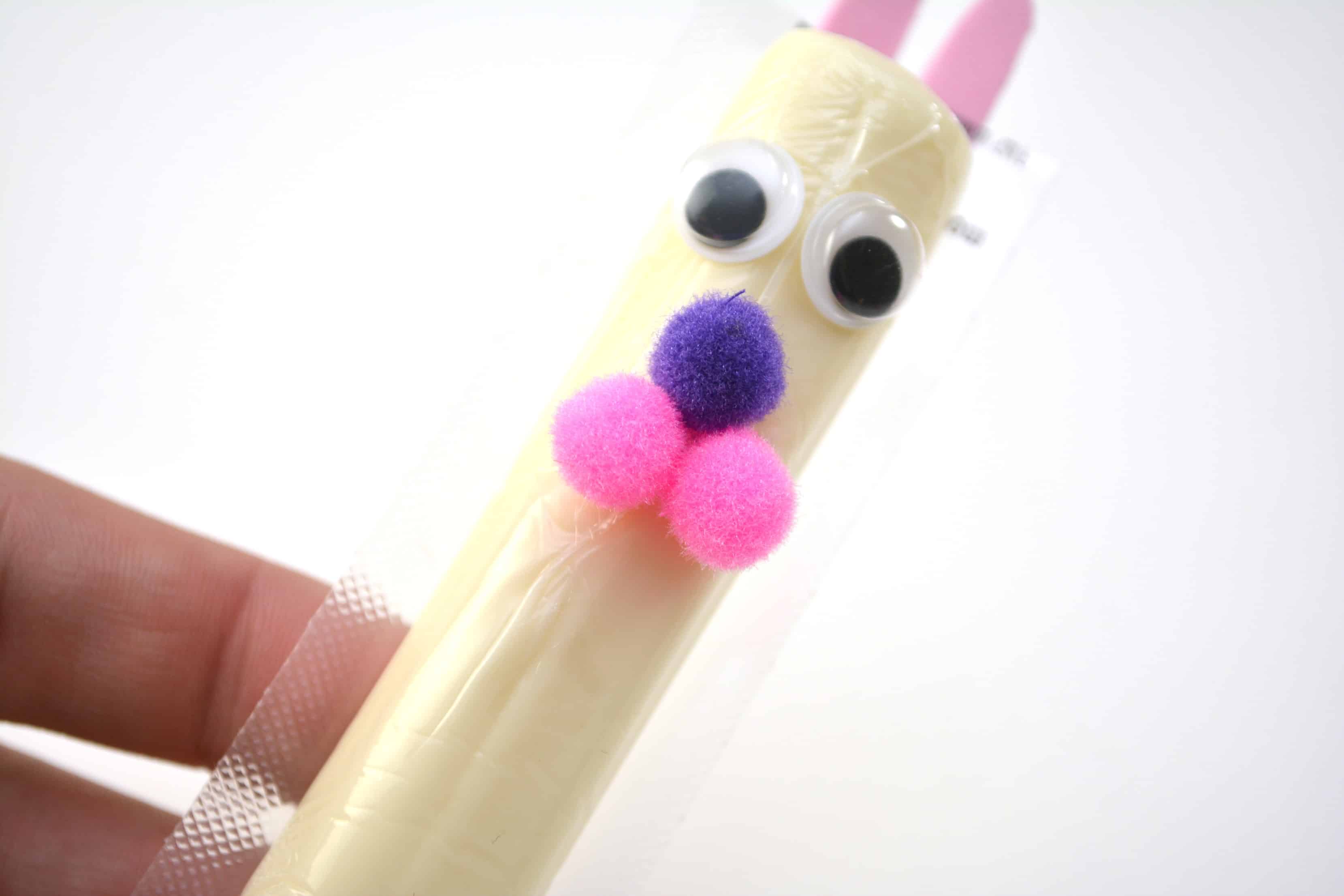 Easter is identical with bunnies and eggs. Today I would like to share Easter Bunny Cheese sticks for your little people's craft activities.