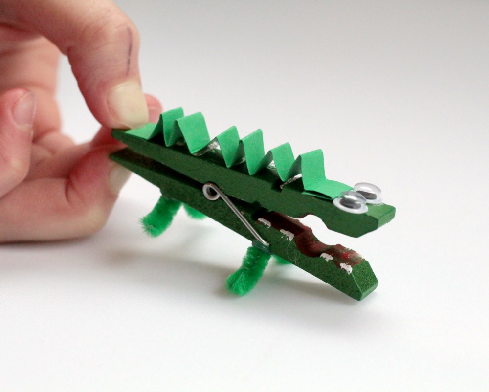 clothespin_alligator_5