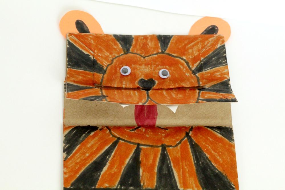 When you are studying the letter T, don't miss out on making these super fun and super simple Letter T Craft: tiger crafts.