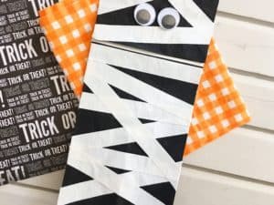 Cute, easy and fun mummy craft for preschool or kindergarten. Fun activity to go along with a mummy themed book.