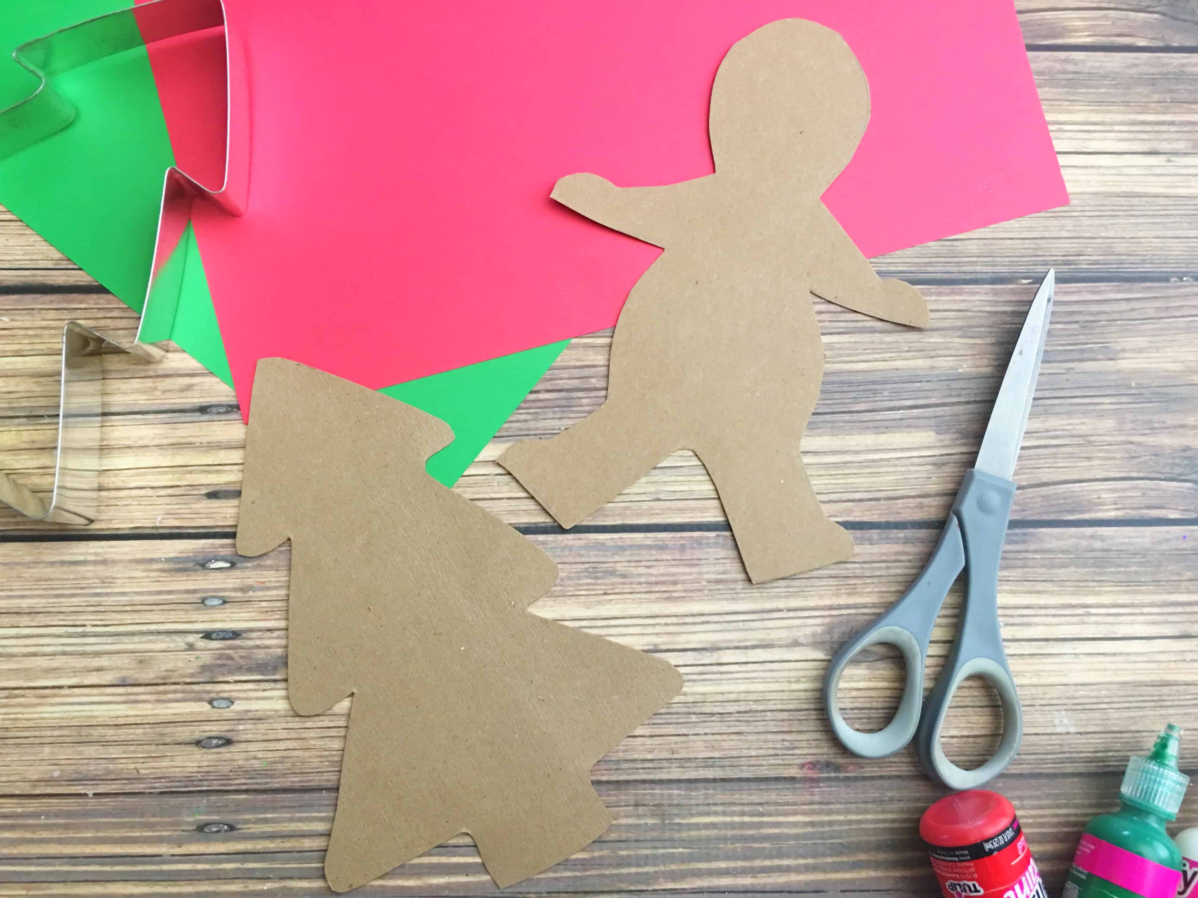 Cute, easy and fun paper gingerbread craft that you can make after reading a Gingerbread man book. Great craft for preschool or kindergarten.