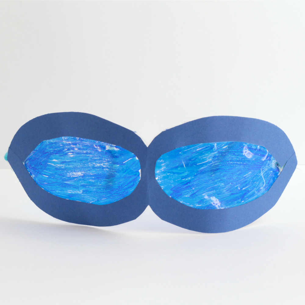 This fun craft lets kids create their own set of Pete the Cat magical sunglasses craft based on Pete the Cat and His Magical Sunglasses.